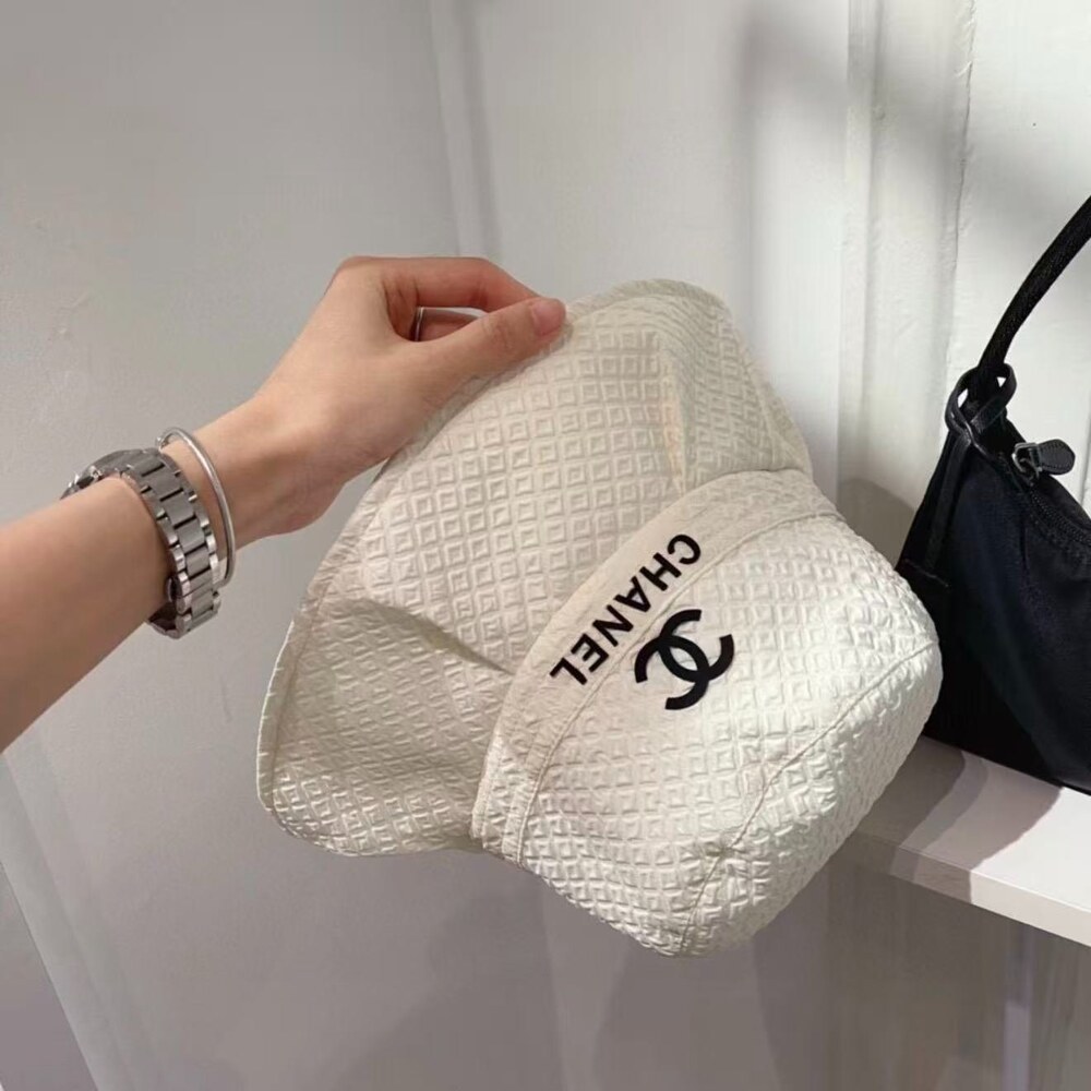 Chanel Quilted Fabric Bucket Hat with CC Logo - Picture 3 of 4